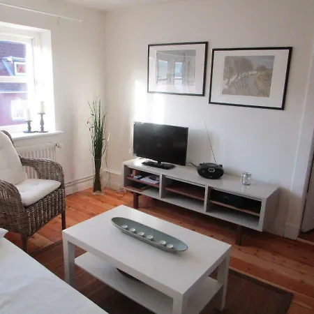 Hebbel Apartment *